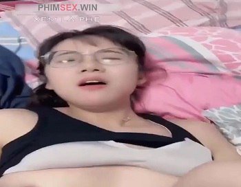 clip sex khoa vương Em hotgirl cạnh nhà không mặc đồ lót và anh chàng độc thân may mắn