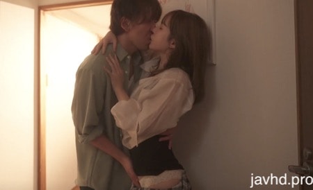 phim sex thư vũ Không thể cưỡng lại con cặc to bự của anh trai