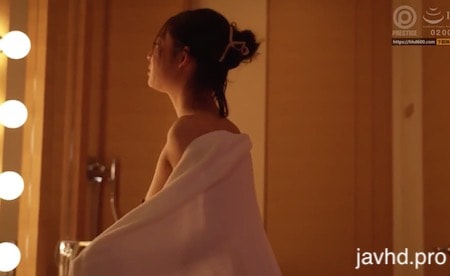 sex cô Tiền bối nữ nứng lồn và cậu nhân viên IT may mắn